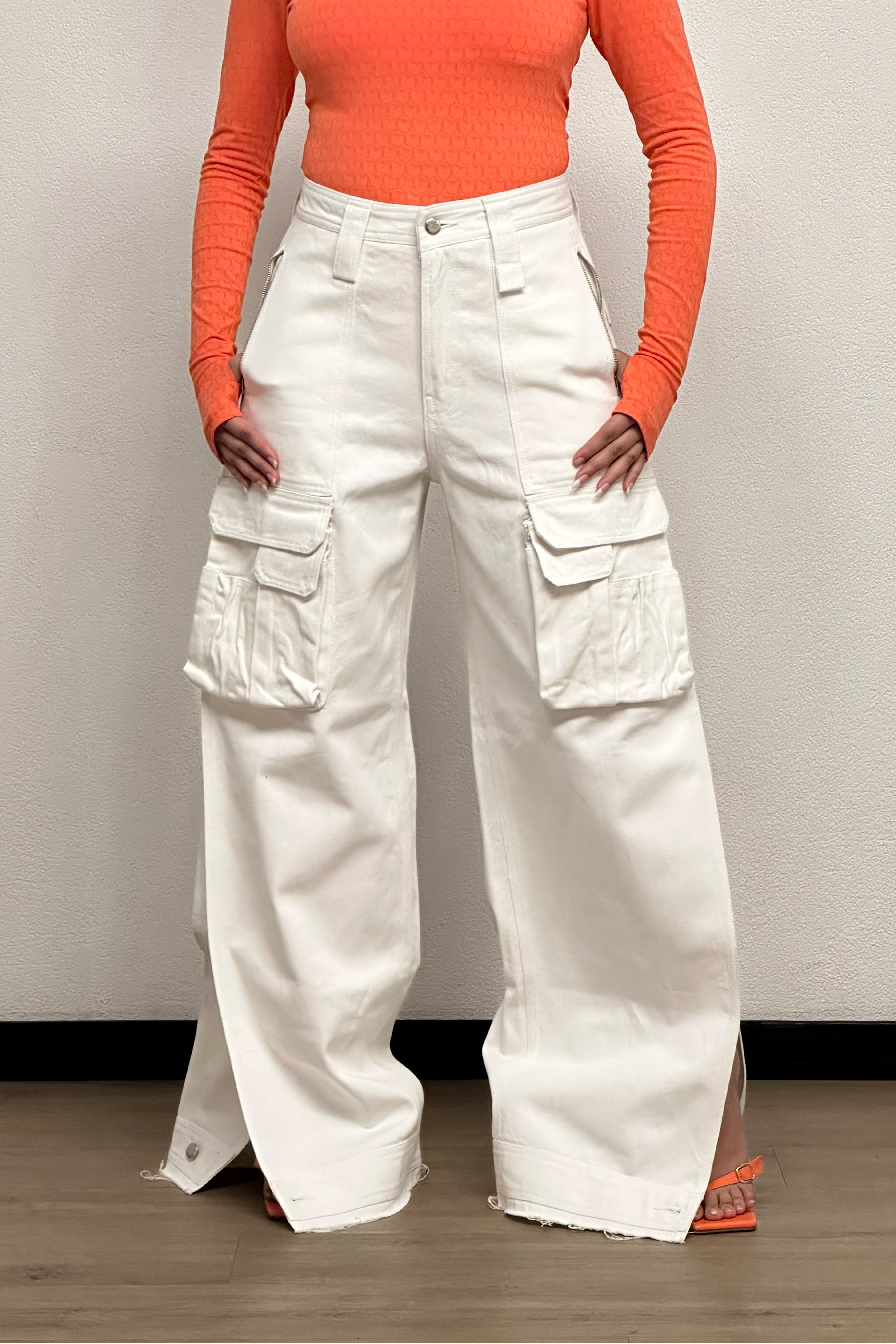CARPENTER CARGOS IN WHITE