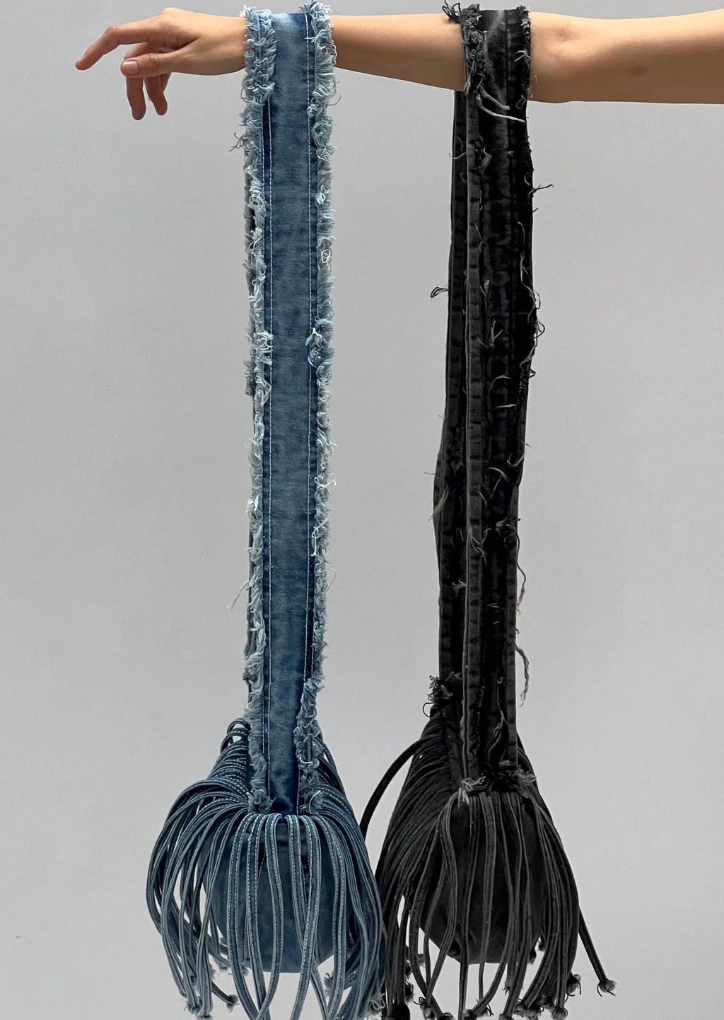 FRINGE DENIM SLING BAG BLUE