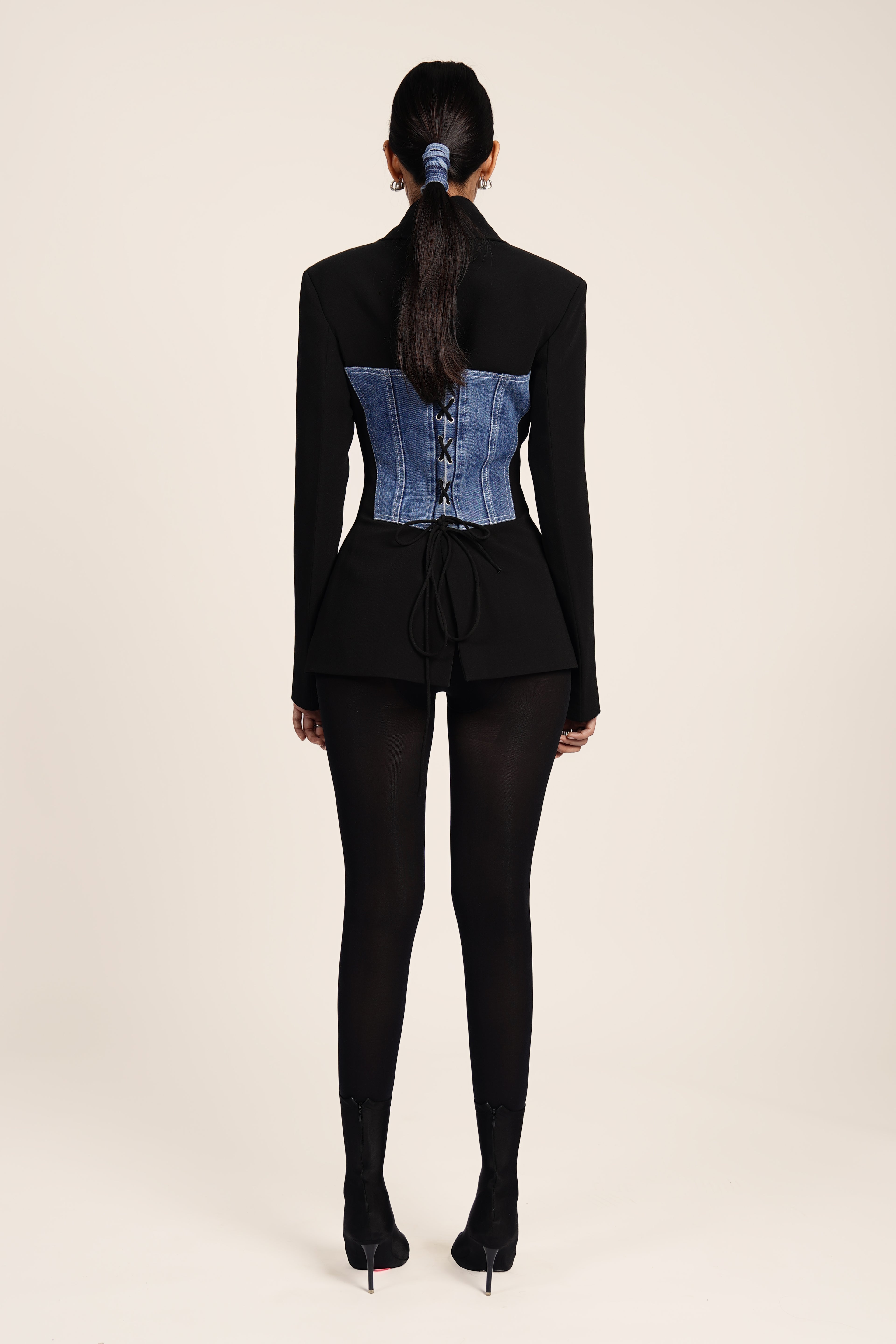 CORSET BLAZER IN BLACK