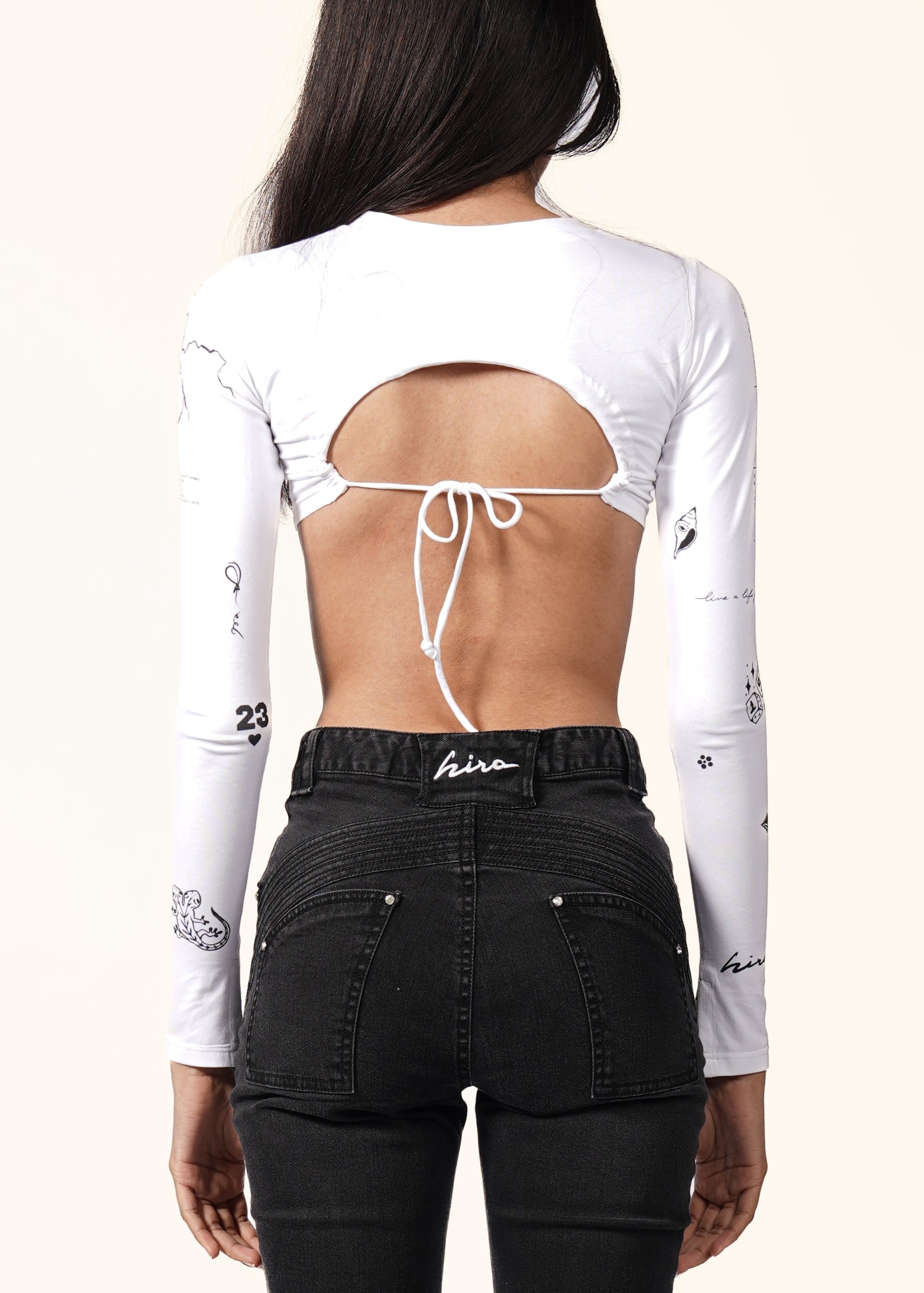 TATTOO GIRL CROP TOP IN WHITE