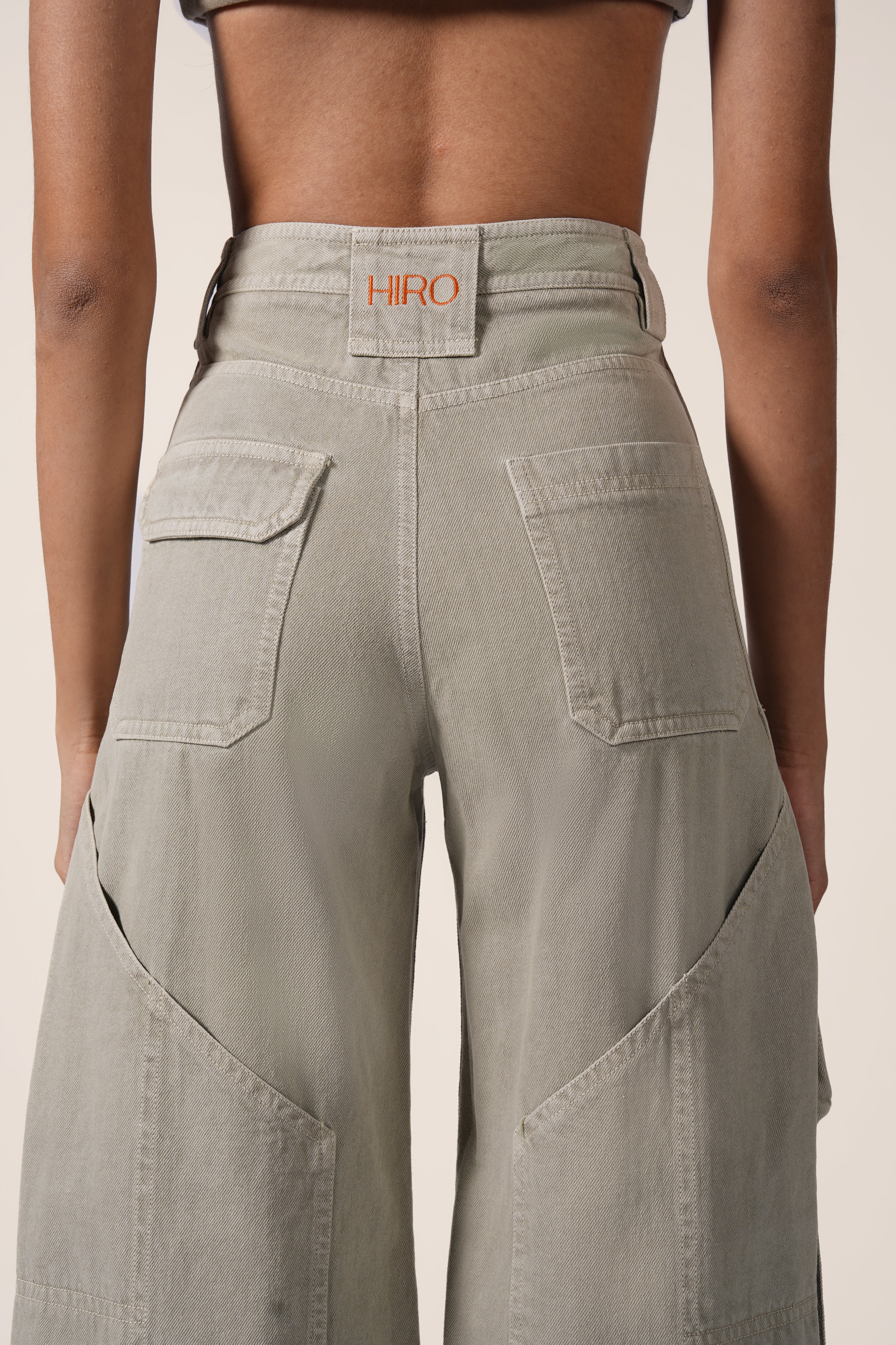 CARPENTER CARGOS IN PISTACHIO