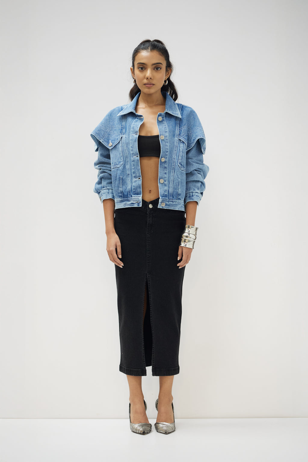 JAFAR CROP JACKET IN BLUE