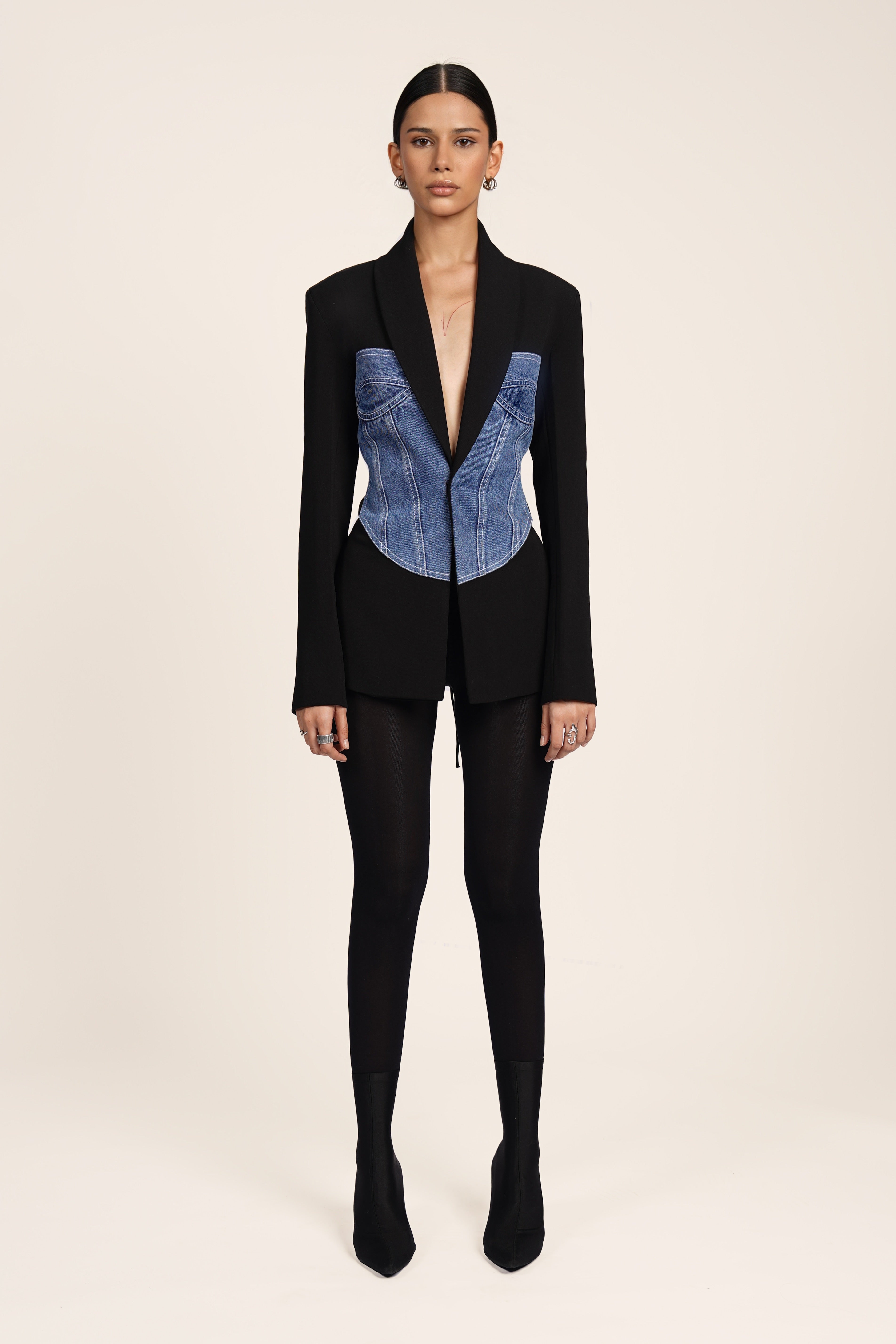 CORSET BLAZER IN BLACK