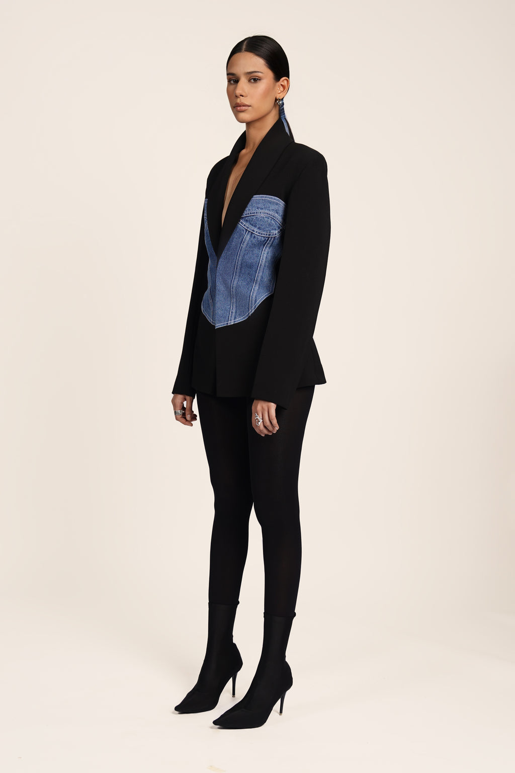 CORSET BLAZER IN BLACK