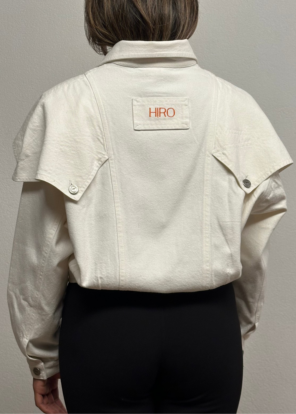 JAFAR CROP JACKET IN WHITE