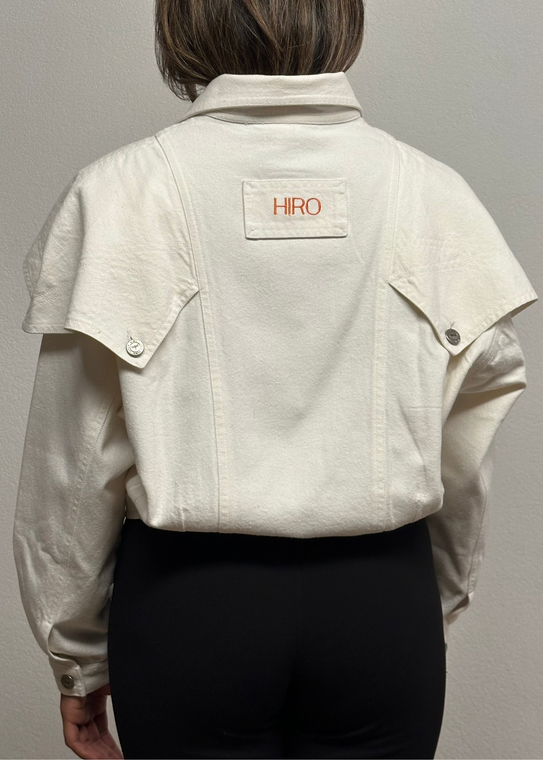 JAFAR CROP JACKET IN WHITE
