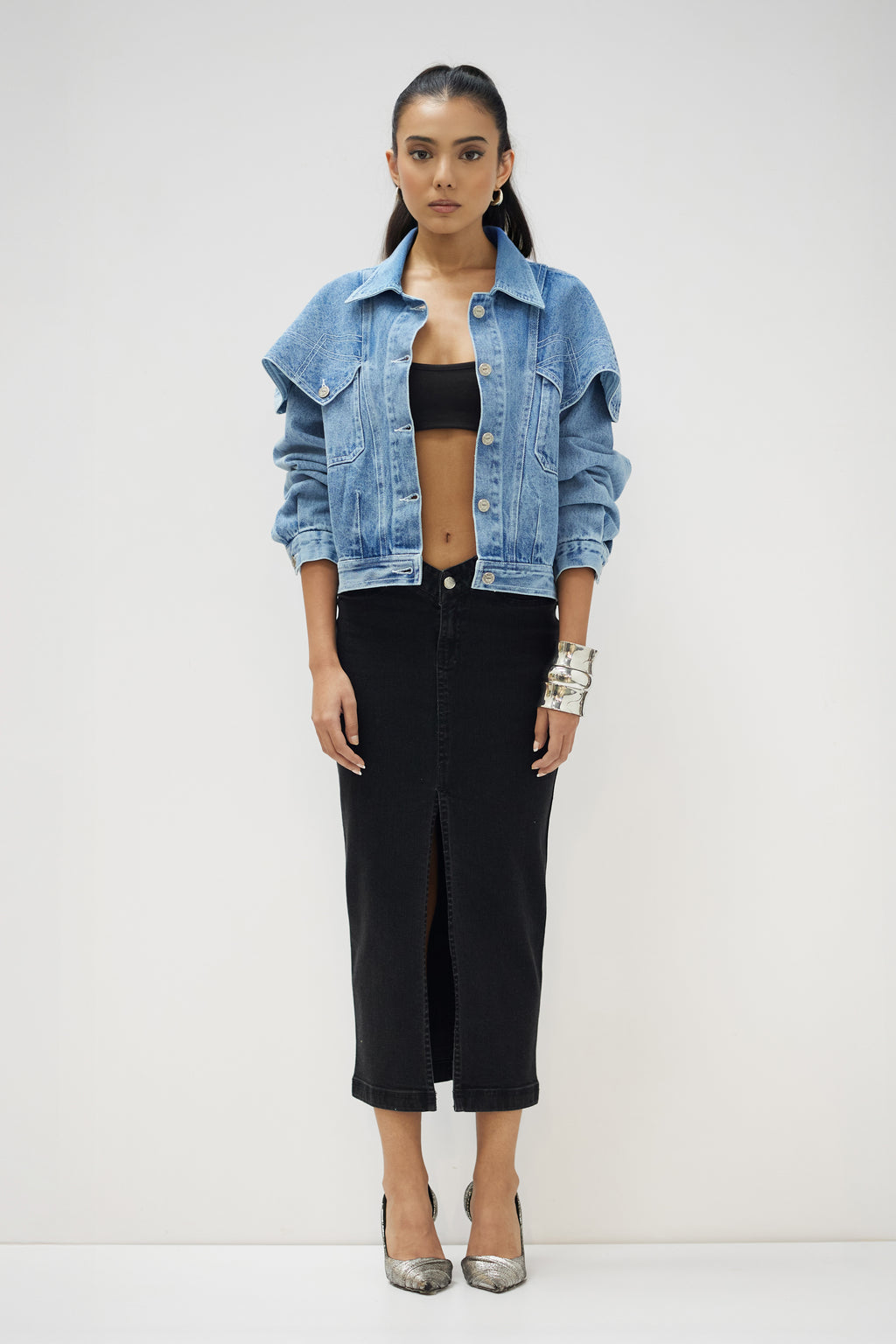 JAFAR CROP JACKET IN BLUE