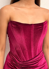 Load image into Gallery viewer, COCKTAIL DRESS IN PINK
